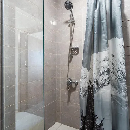 The Right Choice 15 Apartment